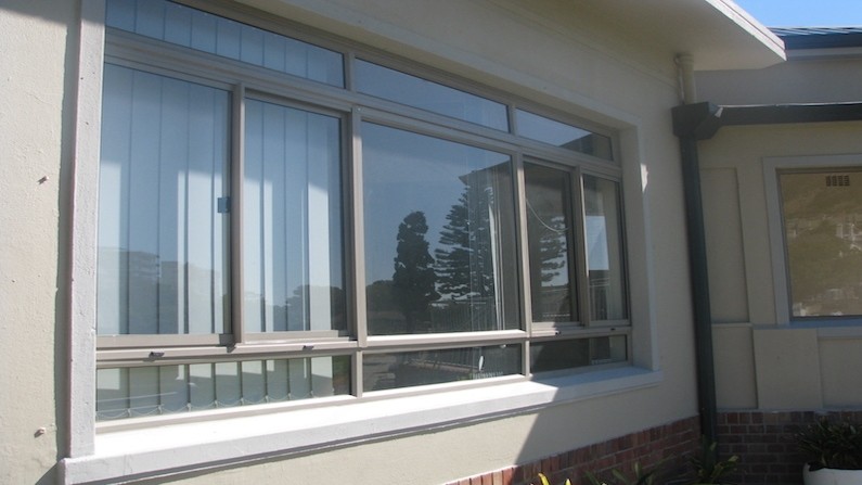 Australian Market AS2047 Good Price Humanity Design Aluminium Window Door Double Glass Horizontal Sliding Windows for Balcony